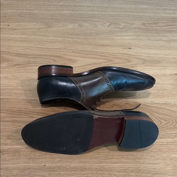 Cole Haan Black and Brown Leather Oxfords with Classic Design - Picture 4 of 5